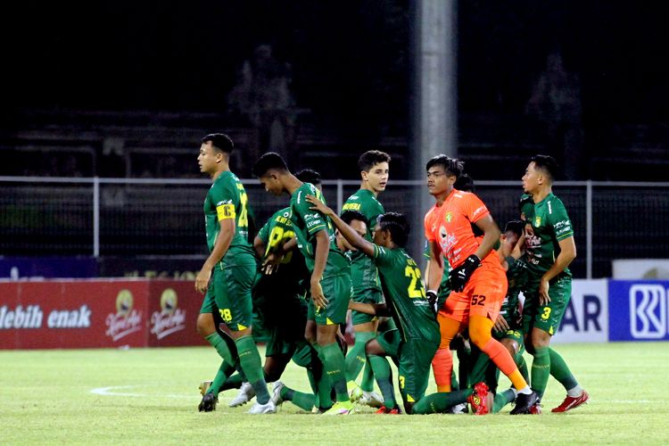 Linimasa Persib vs PSS Sleman Pertarungan Dua Raksasa Sepak Bola Indonesia